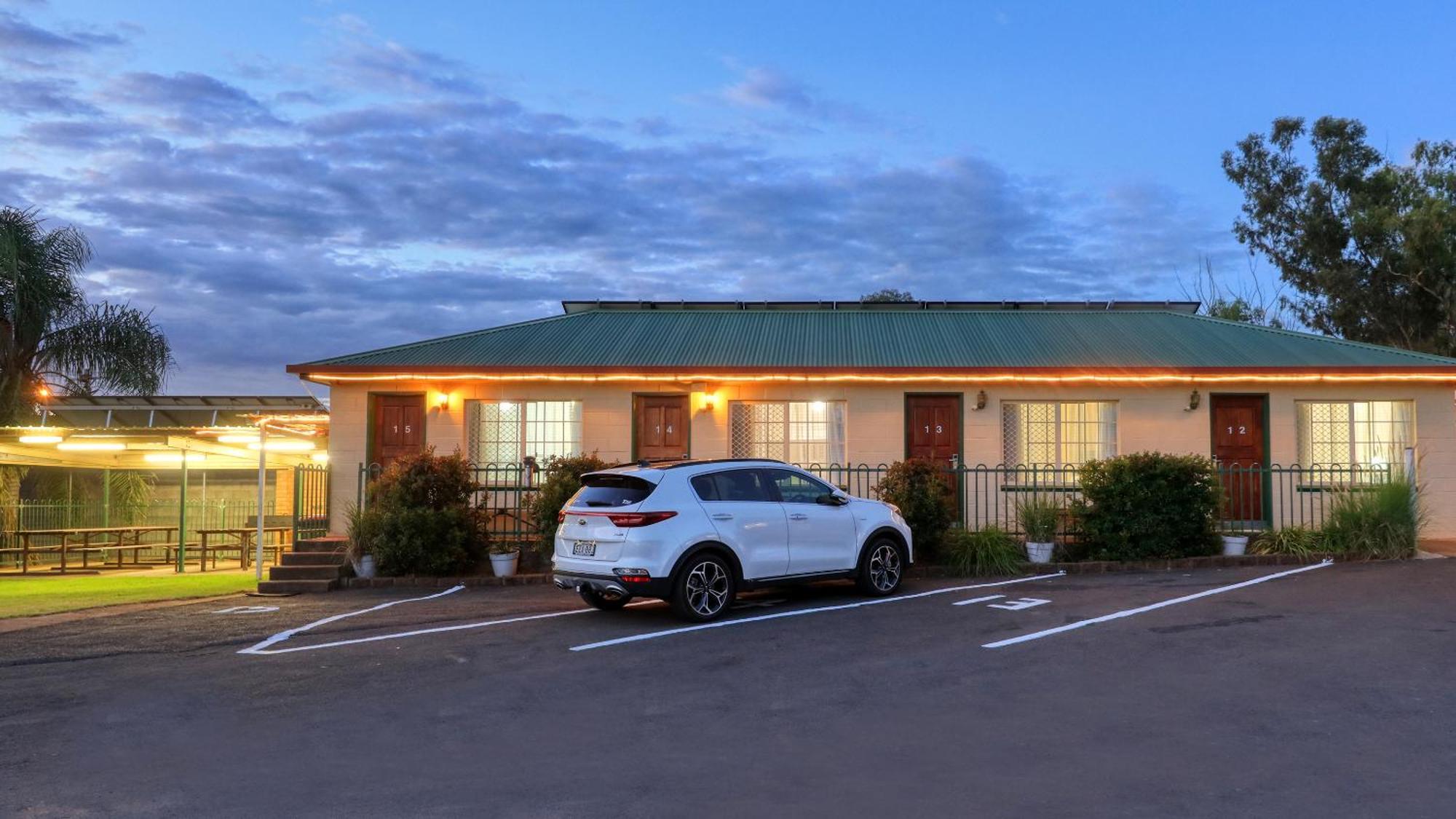 Golden Peak Motel Peakhill Peak Hill エクステリア 写真